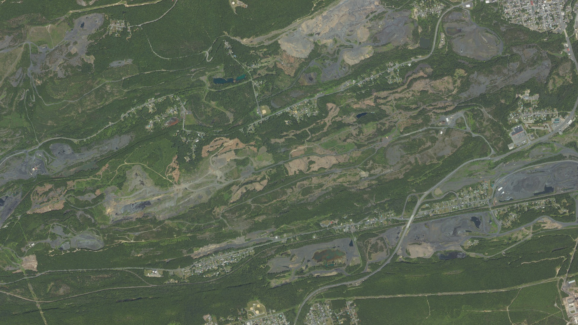 Natural-color aerial photograph of land around West Mahanoy, Pennsylvania
