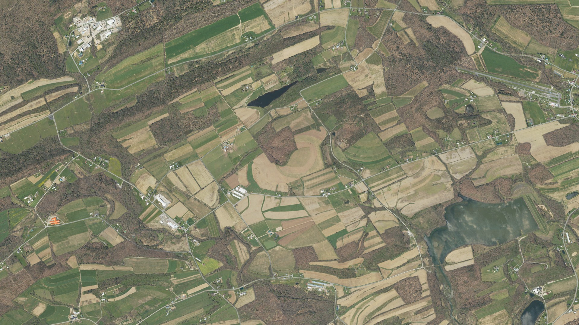 Natural-color aerial photograph of land around Spring, Pennsylvania