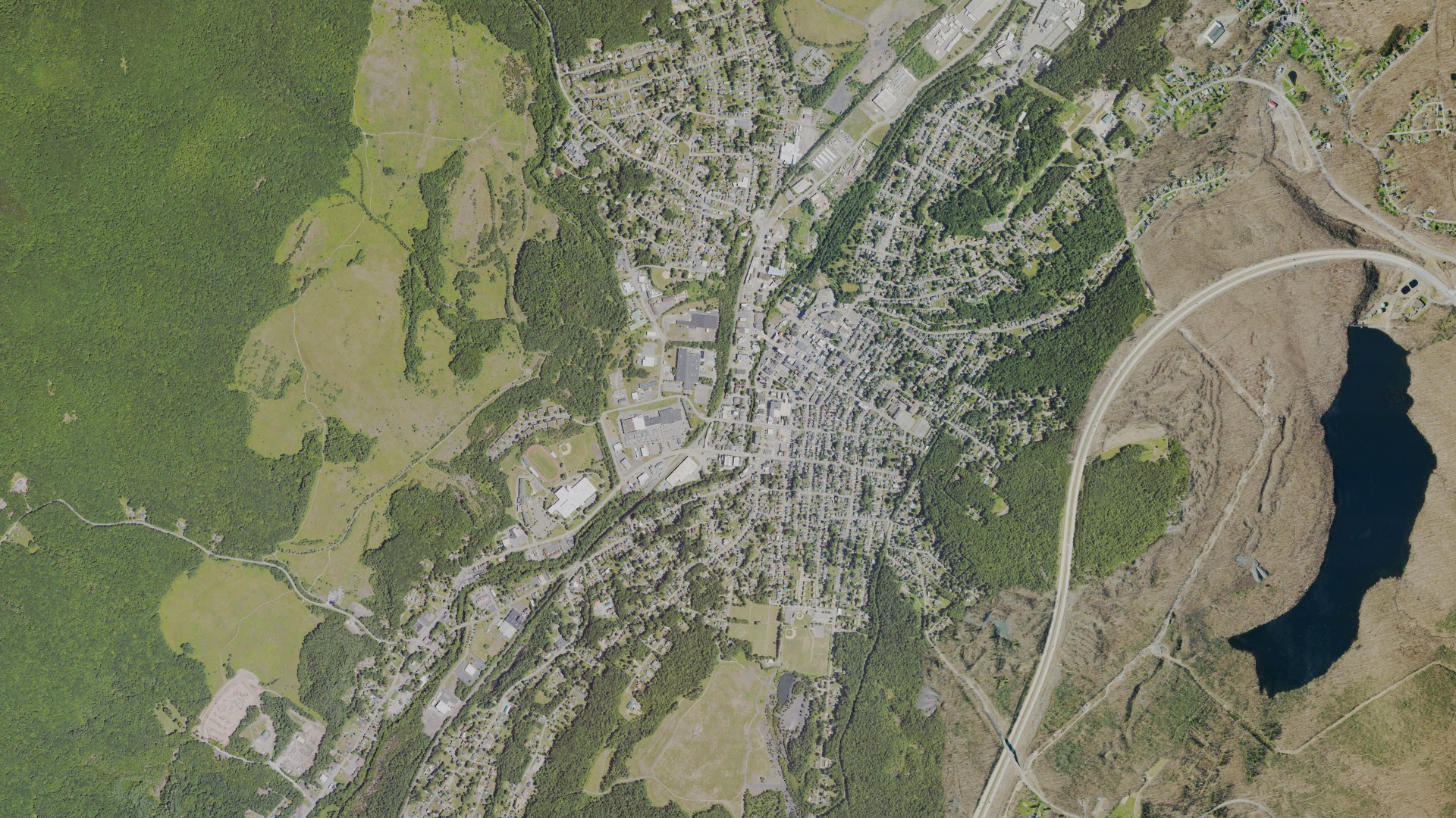 Natural-color aerial photograph of land around Carbondale, Pennsylvania