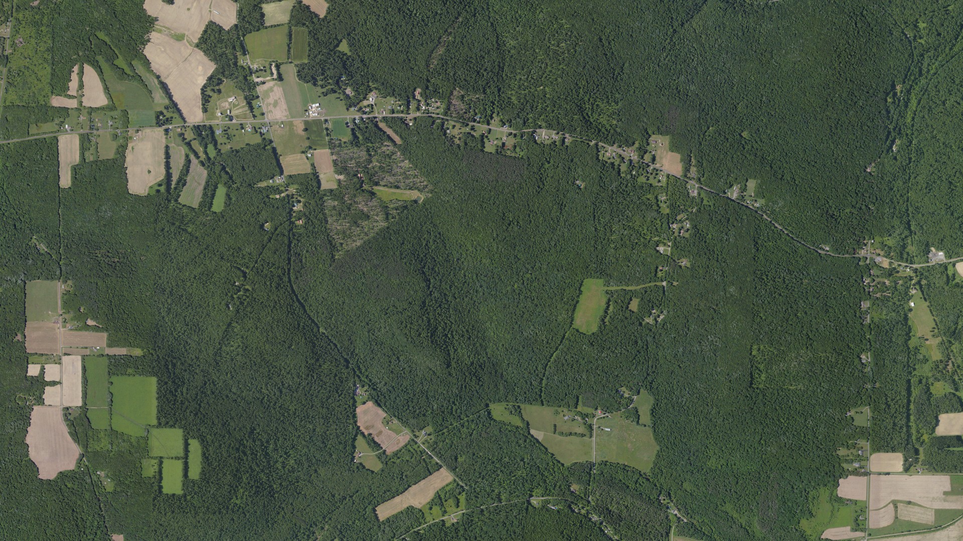 Natural-color aerial photograph of land around Frenchcreek, Pennsylvania