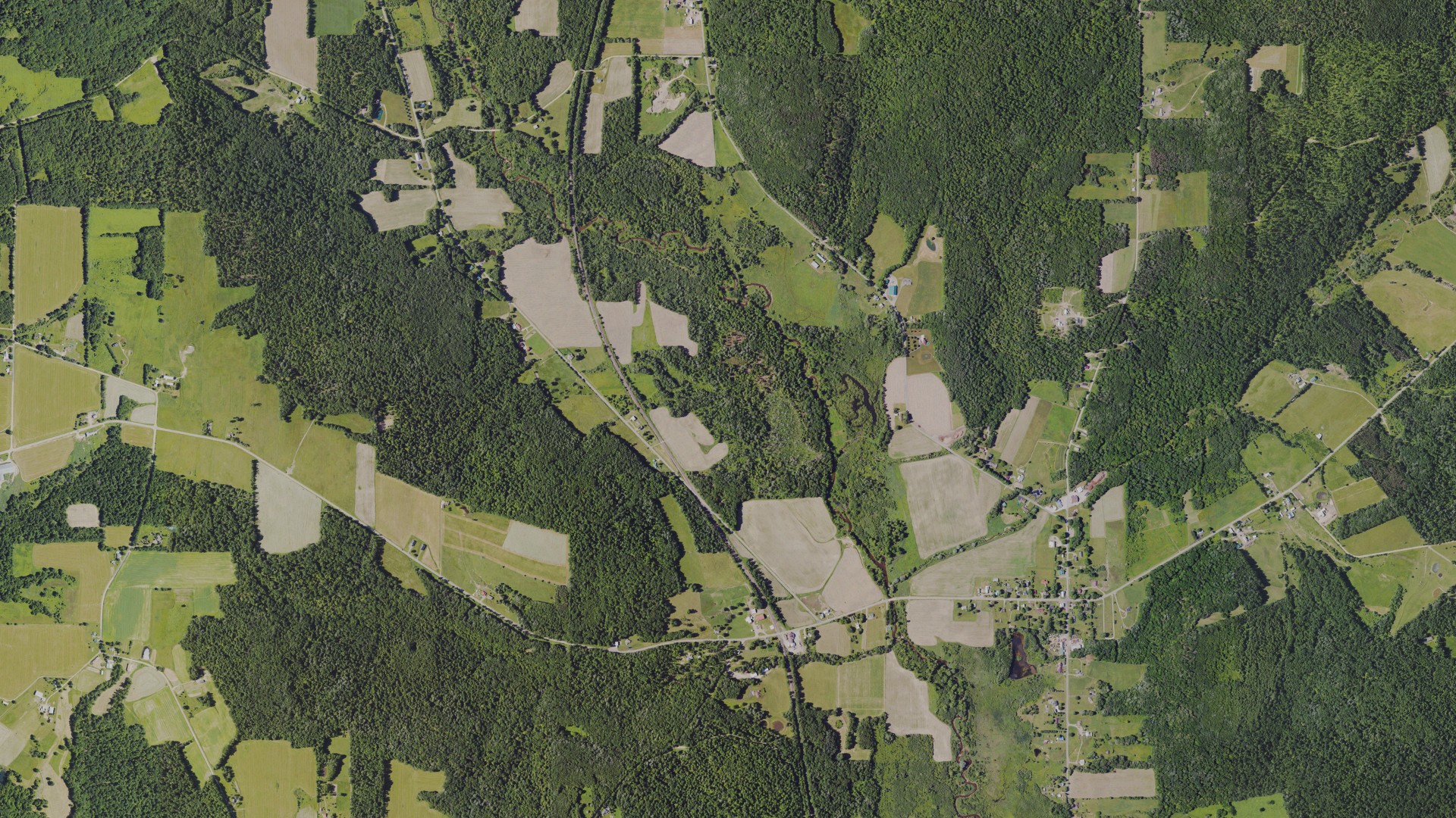 Natural-color aerial photograph of land around Freehold, Pennsylvania