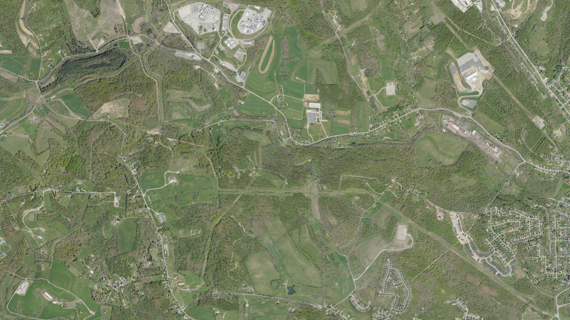 Natural-color aerial photograph of land around Chartiers, Pennsylvania