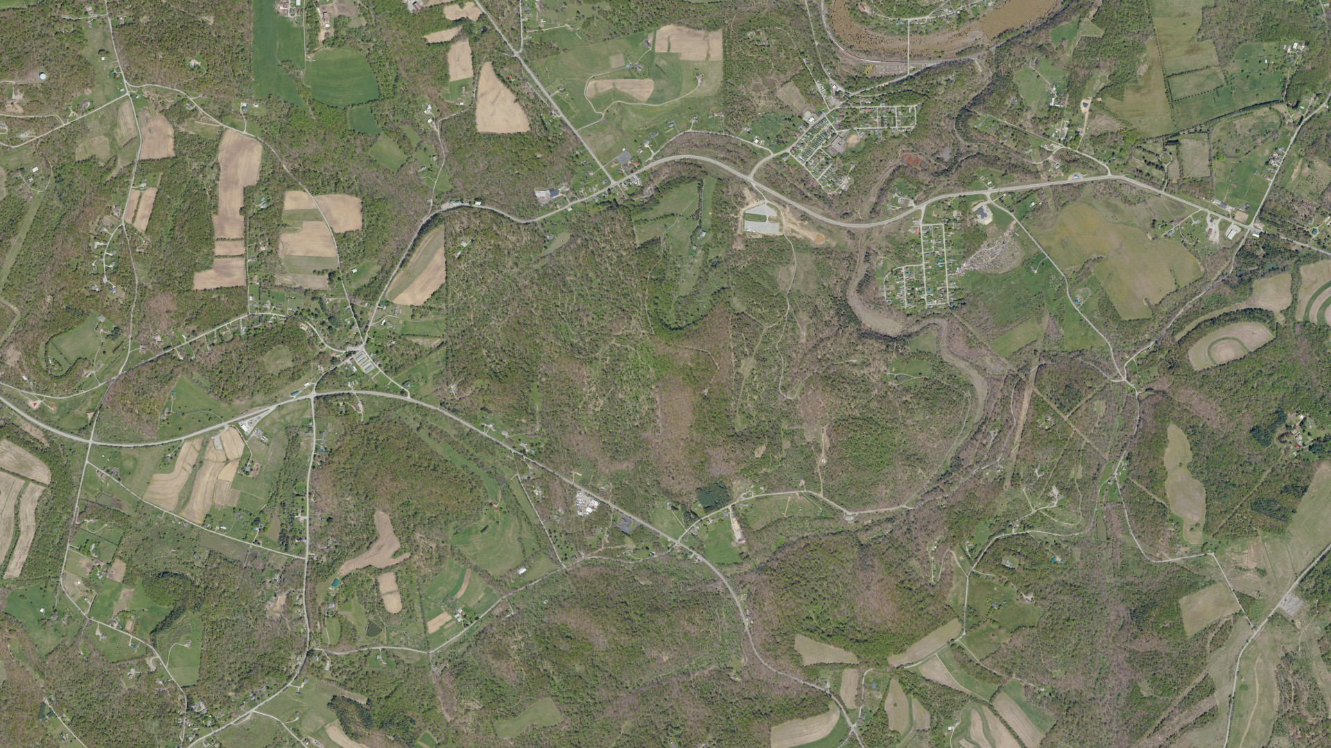 Natural-color aerial photograph of land around Bell, Pennsylvania