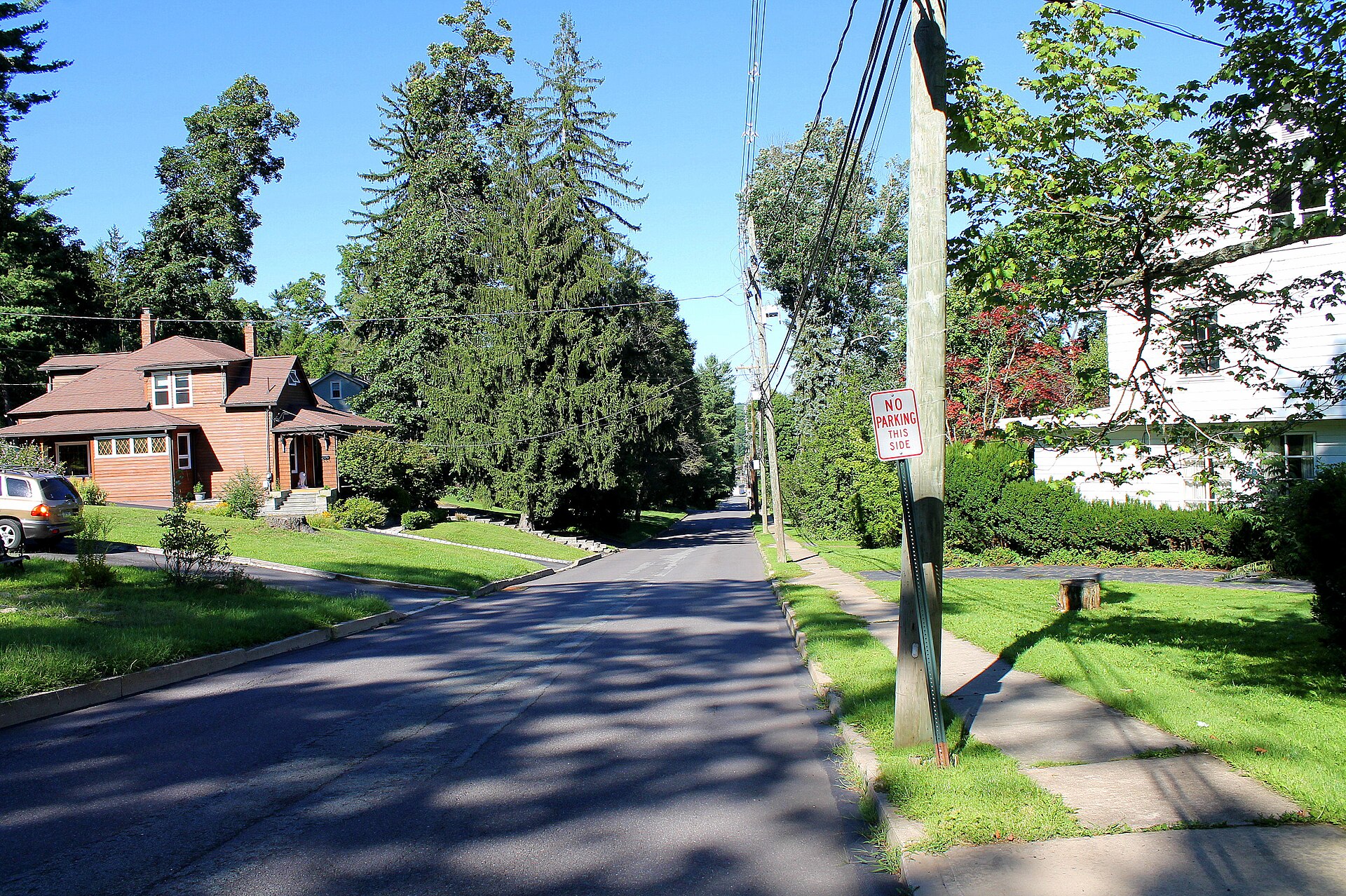 Street scene in Dallas, Pennsylvania