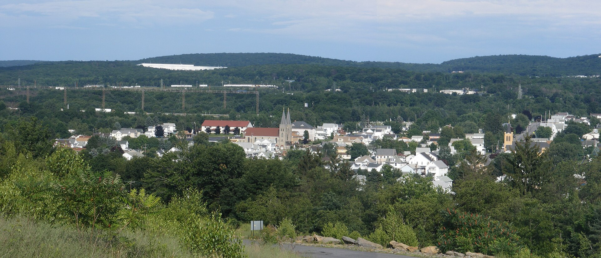 Dupont, PA panorama from Pittston Township. I-81, and MALSR approach system for Wilkes-Barre/Scranton International Airport can be seen in the background — Pennsylvania