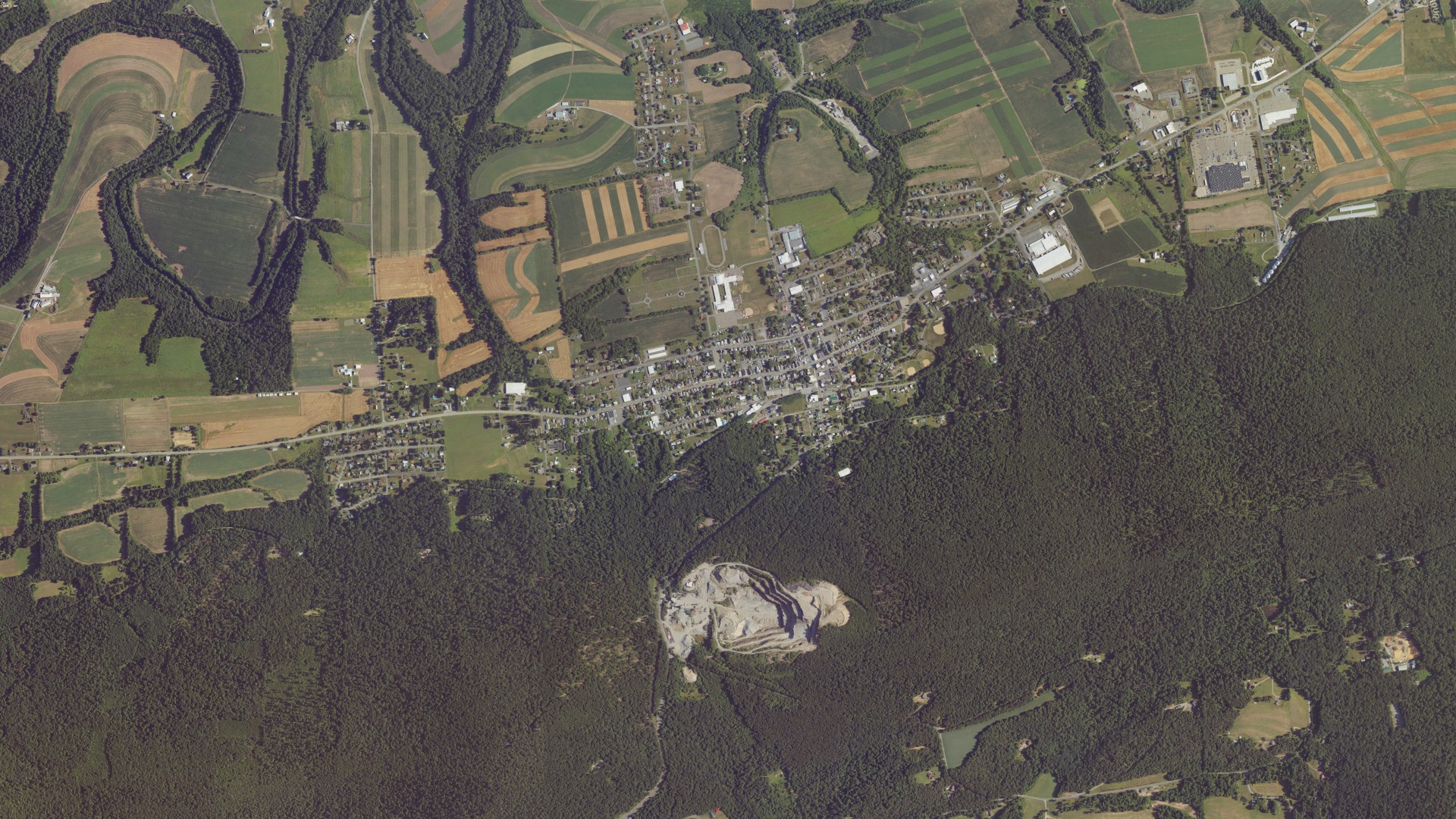 Natural-color aerial photograph of land around Elizabethville, Pennsylvania