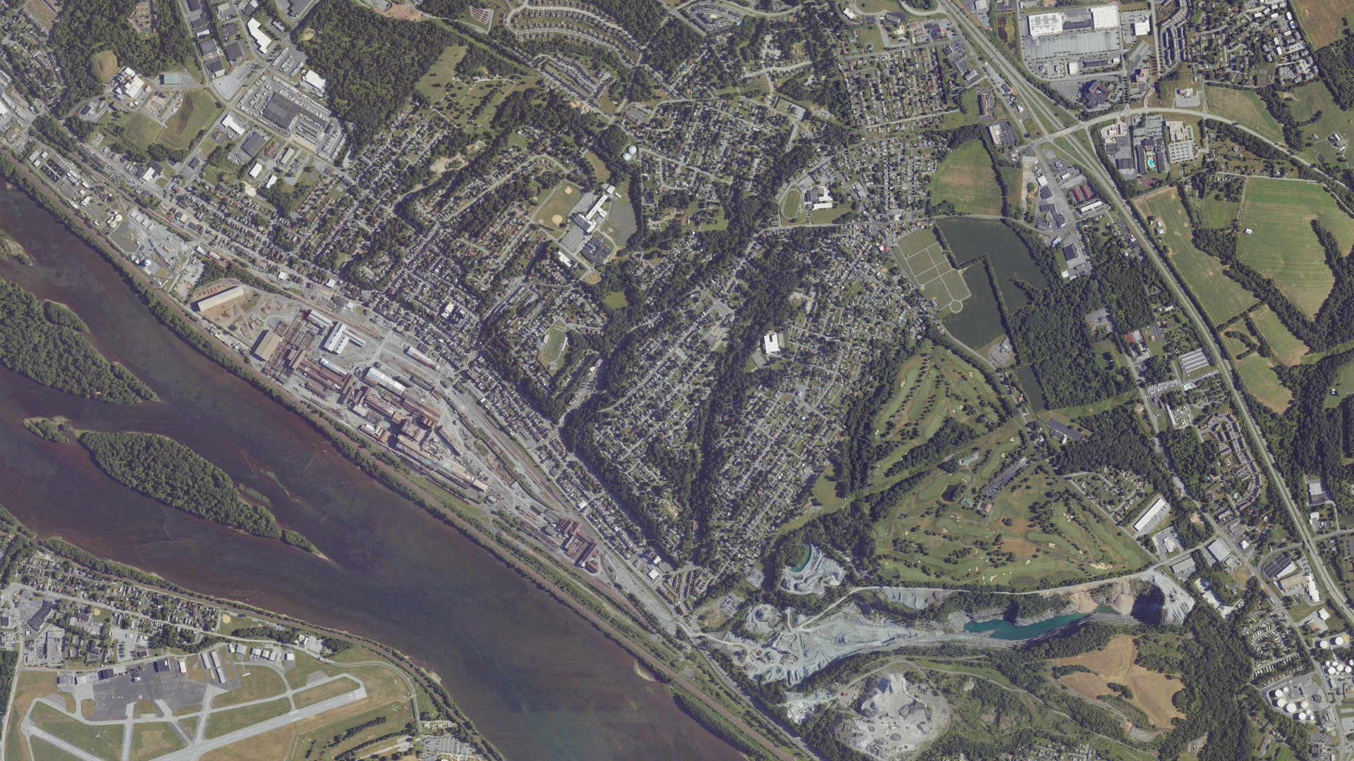 Natural-color aerial photograph of land around Enhaut, Pennsylvania