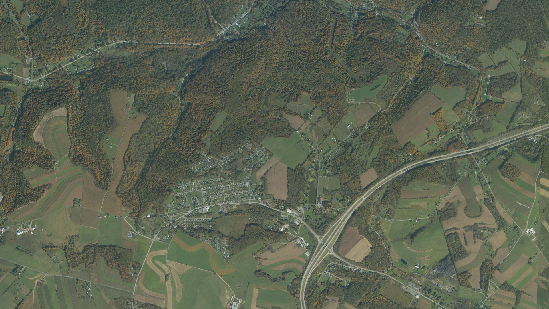 Natural-color aerial photograph of land around Jerome, Pennsylvania