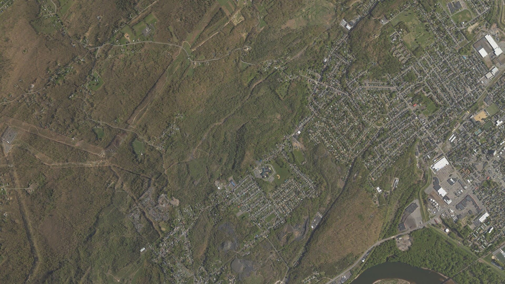 Natural-color aerial photograph of land around Larksville, Pennsylvania