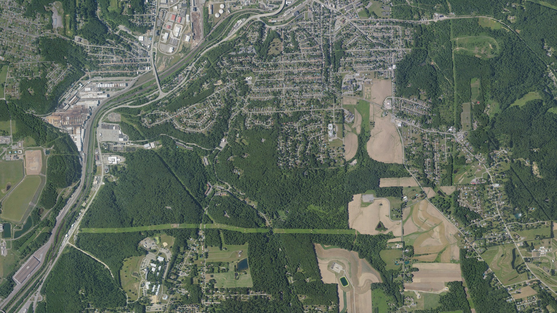 Natural-color aerial photograph of land around Meadowood, Pennsylvania