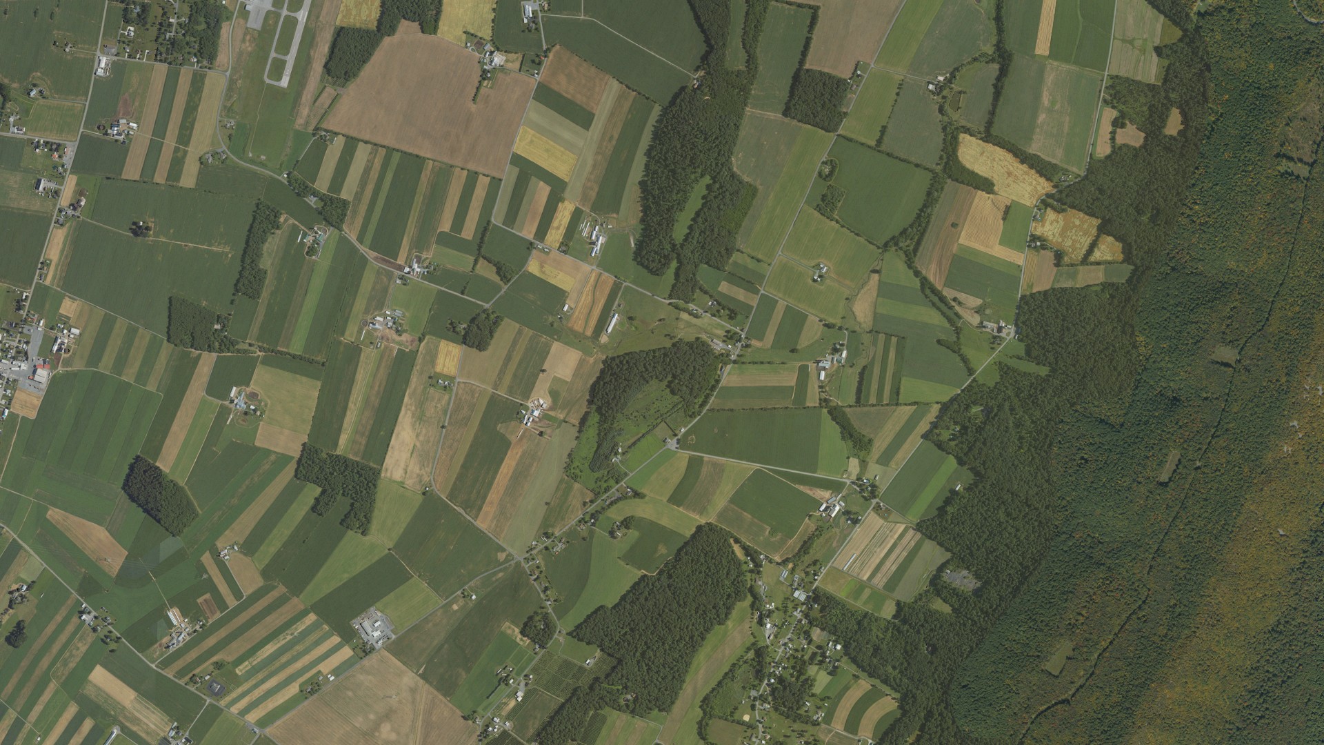 Natural-color aerial photograph of land around Millerstown, Pennsylvania