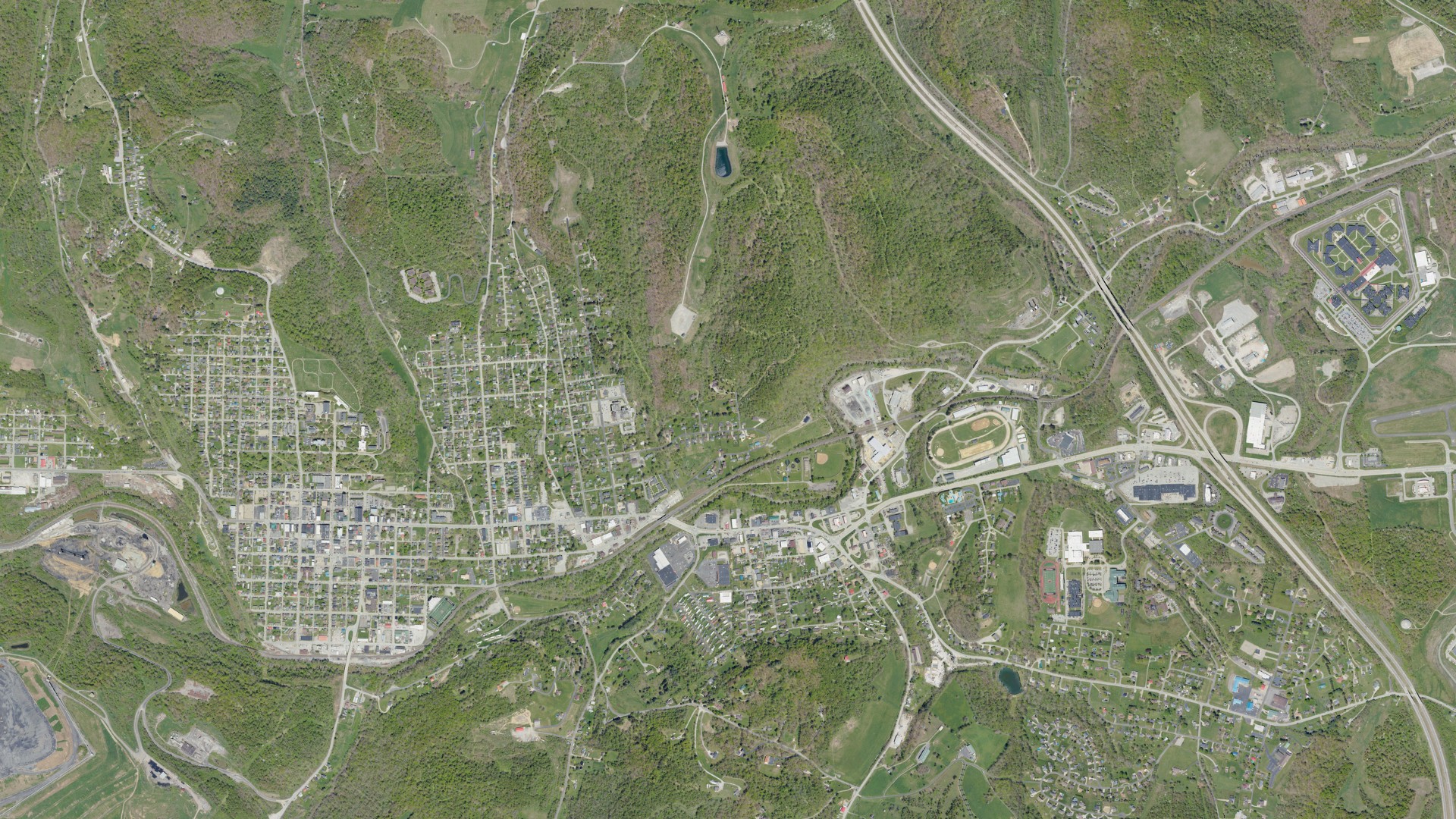 Natural-color aerial photograph of land around Morrisville, Pennsylvania