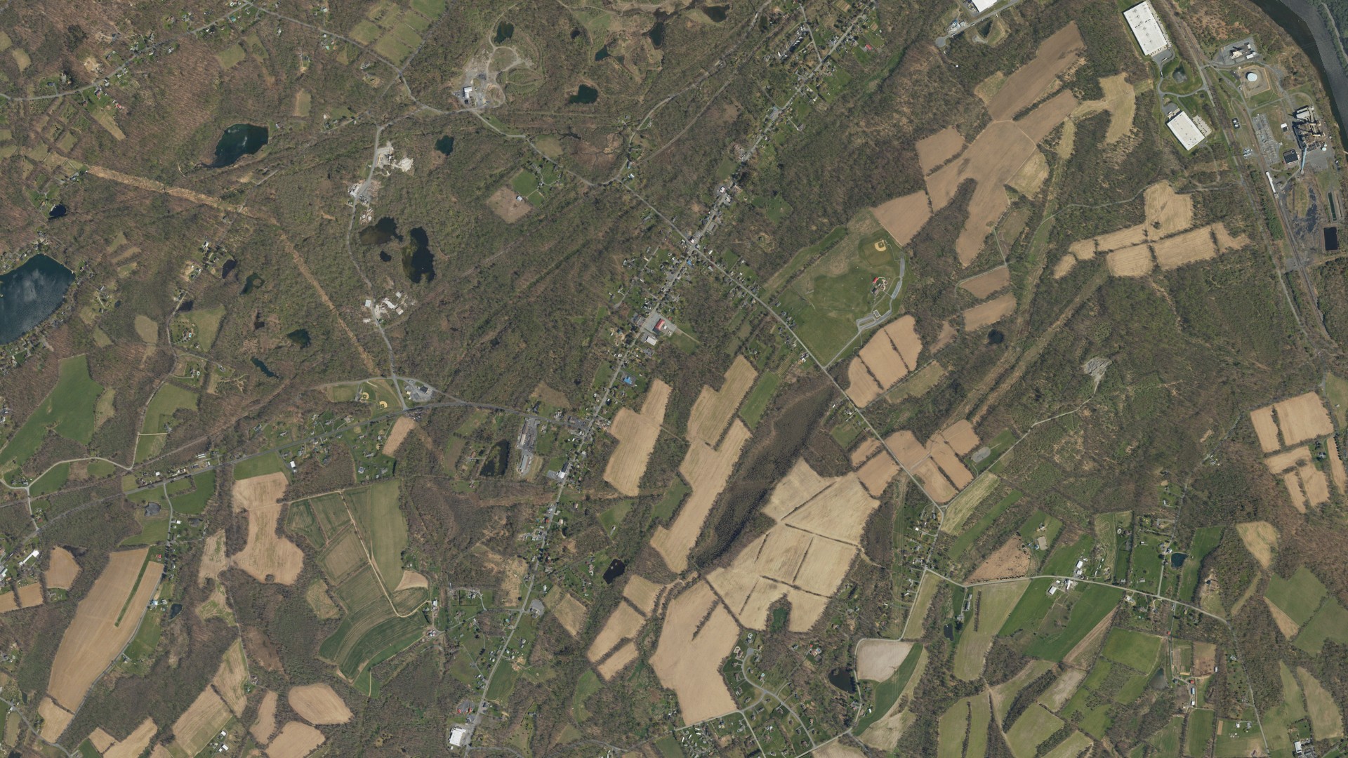 Natural-color aerial photograph of land around Mount Bethel, Pennsylvania