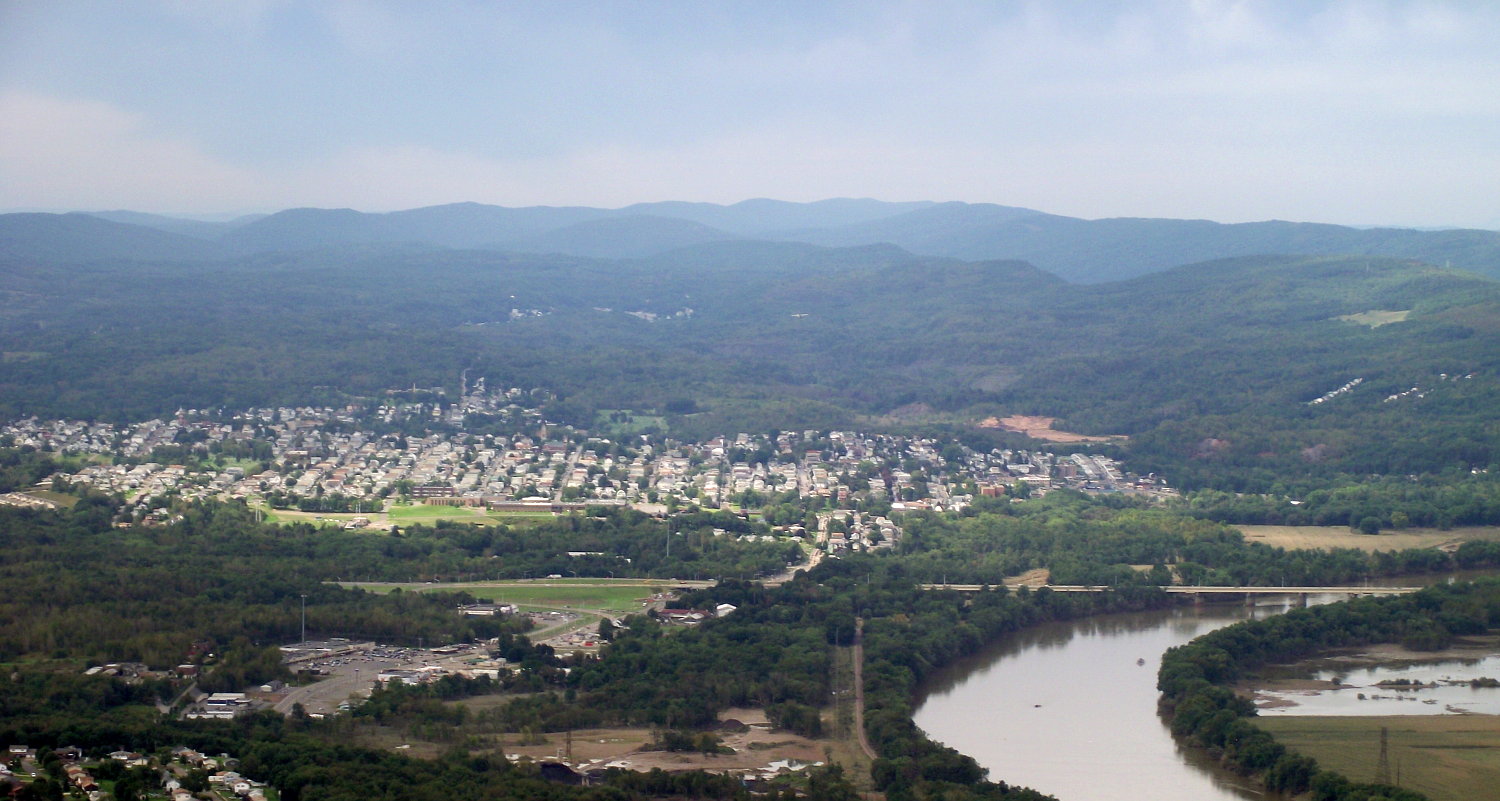 Aerial view of Nanticoke looking southwest. Downtown can be seen on the extreme right. — Pennsylvania