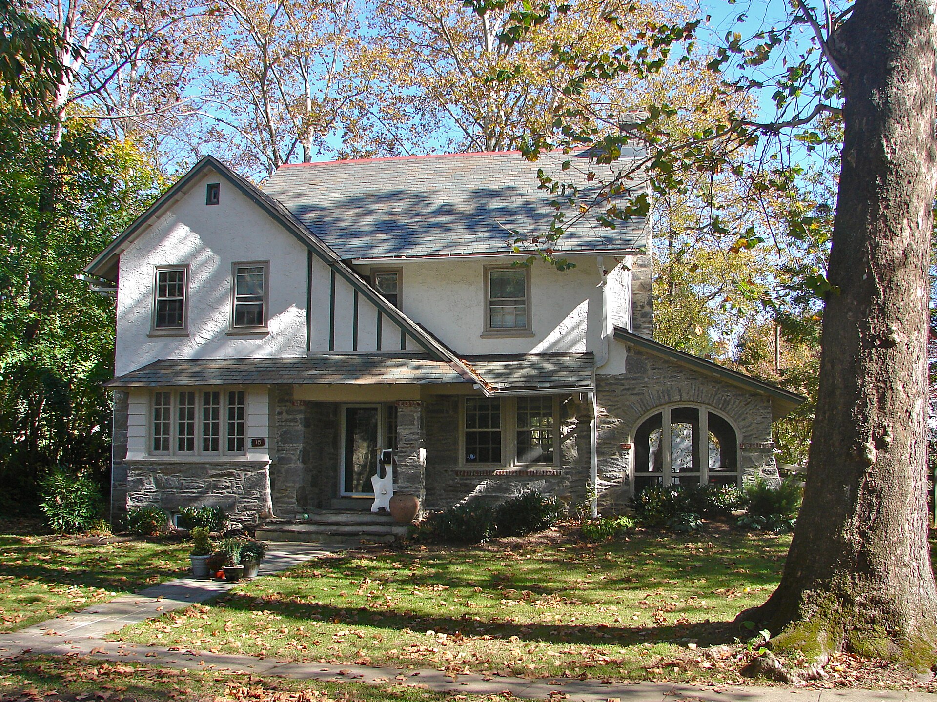 House at 18 Narbrook Road in the Narbrook Park Historic District, on the NRHP since November 7, 2003. — Narberth, Pennsylvania
