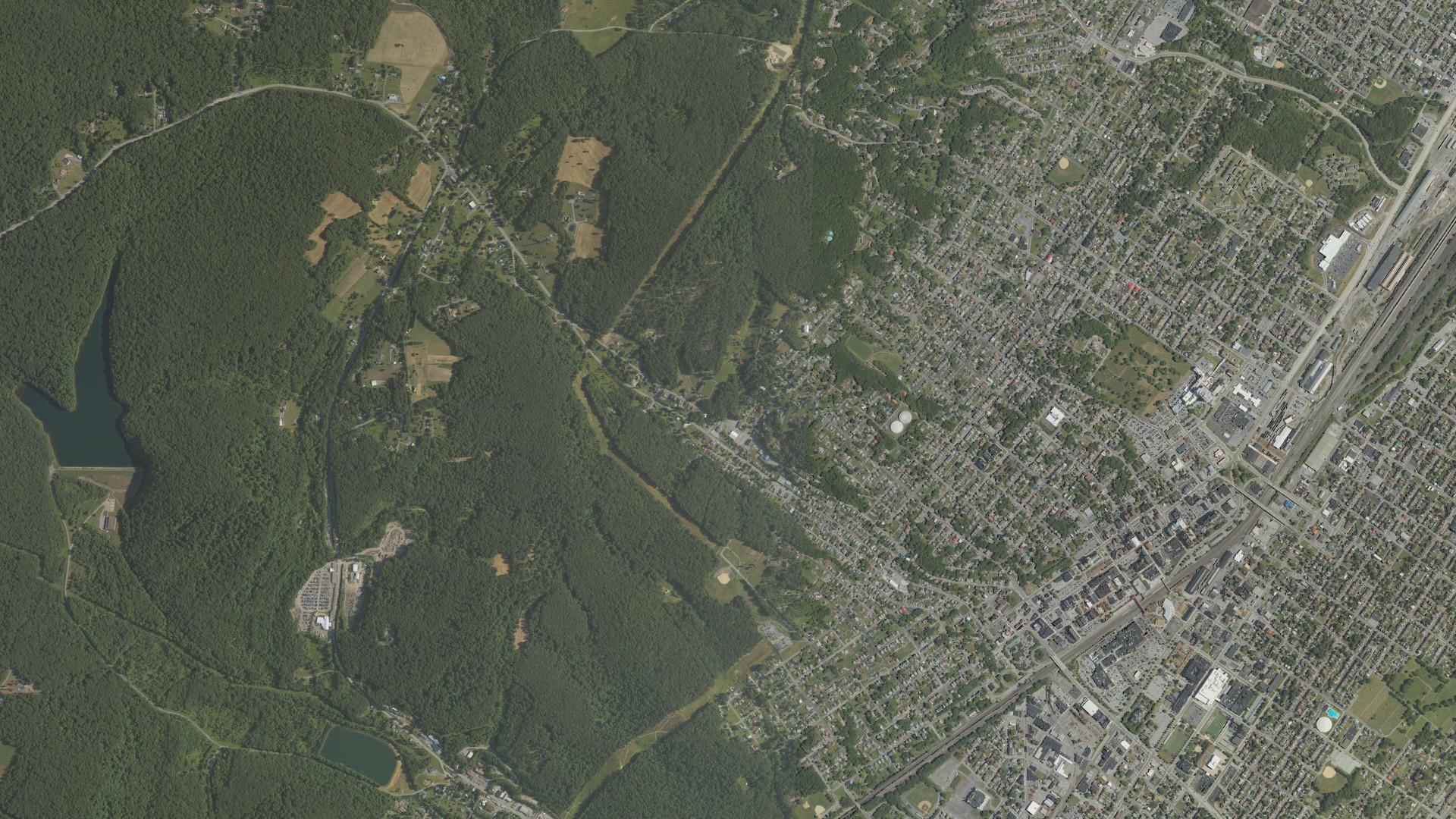 Natural-color aerial photograph of land around Newburg, Pennsylvania