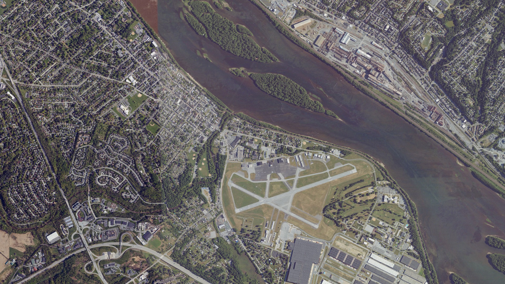 Natural-color aerial photograph of land around New Market, Pennsylvania