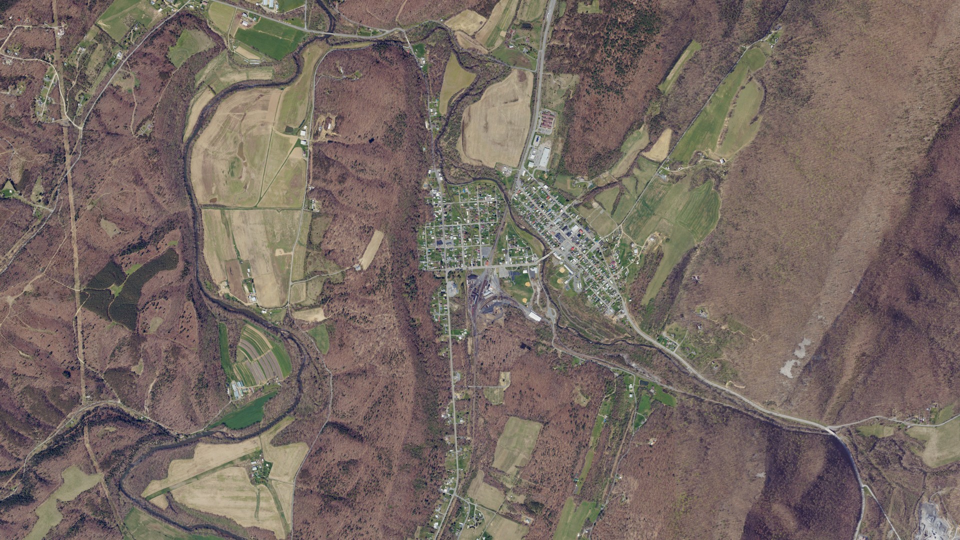 Natural-color aerial photograph of land around Rockhill, Pennsylvania