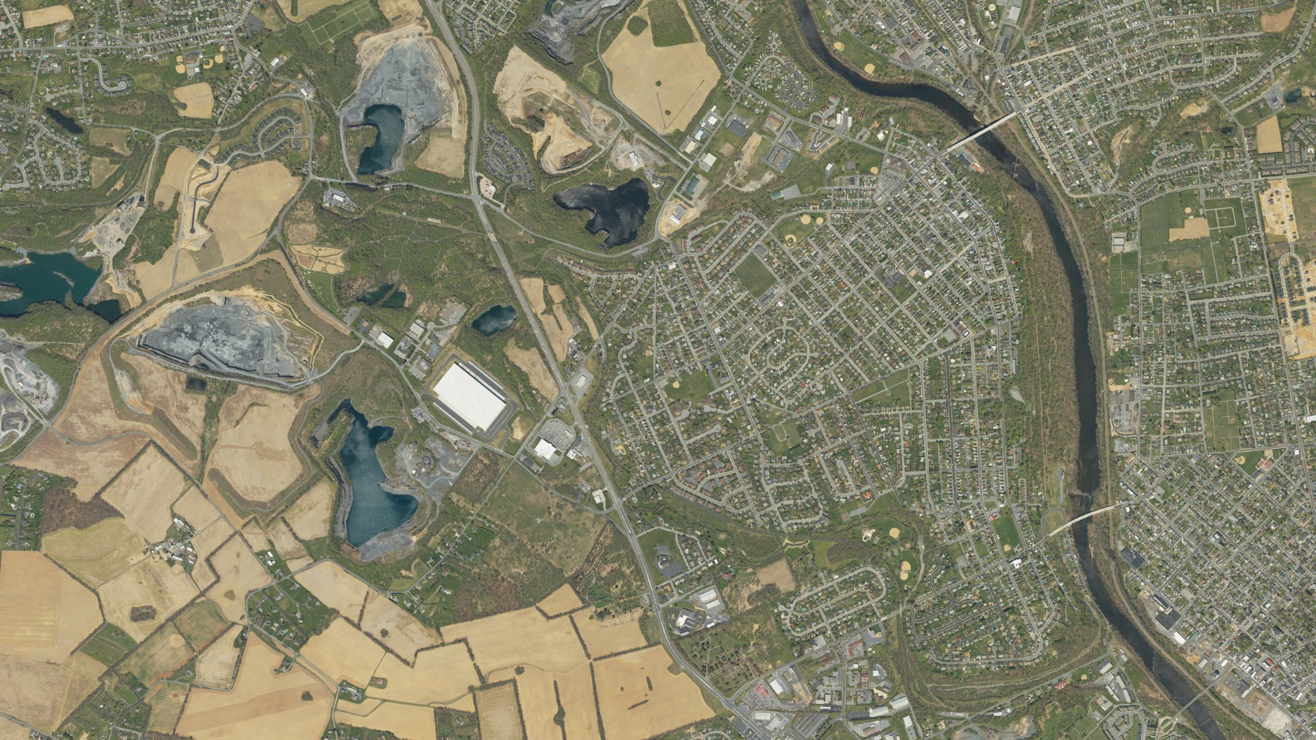 Natural-color aerial photograph of land around Stiles, Pennsylvania