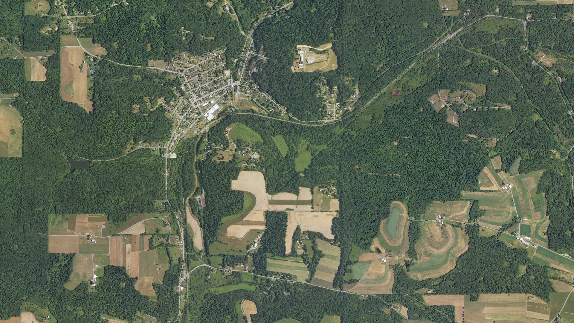 Natural-color aerial photograph of land around Sykesville, Pennsylvania