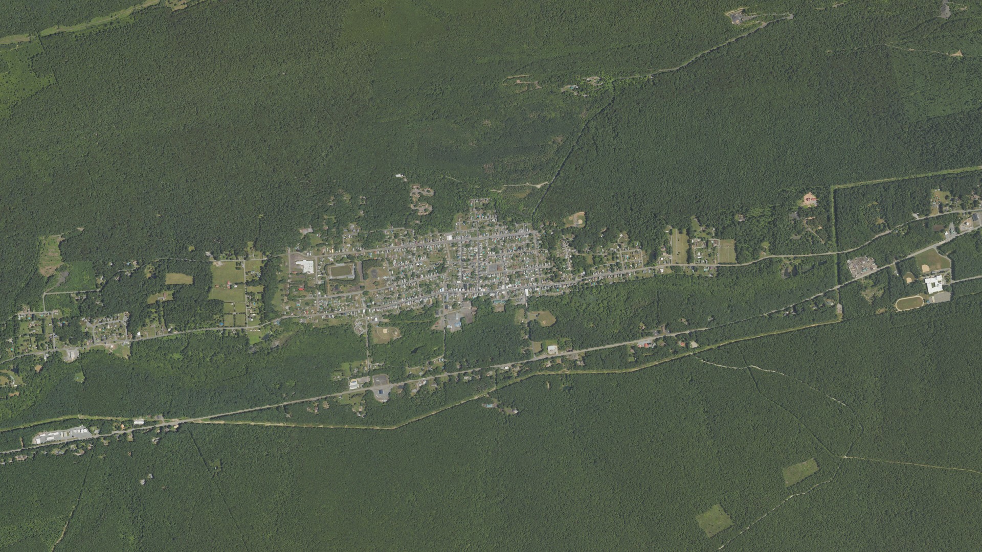 Natural-color aerial photograph of land around Williamstown, Pennsylvania