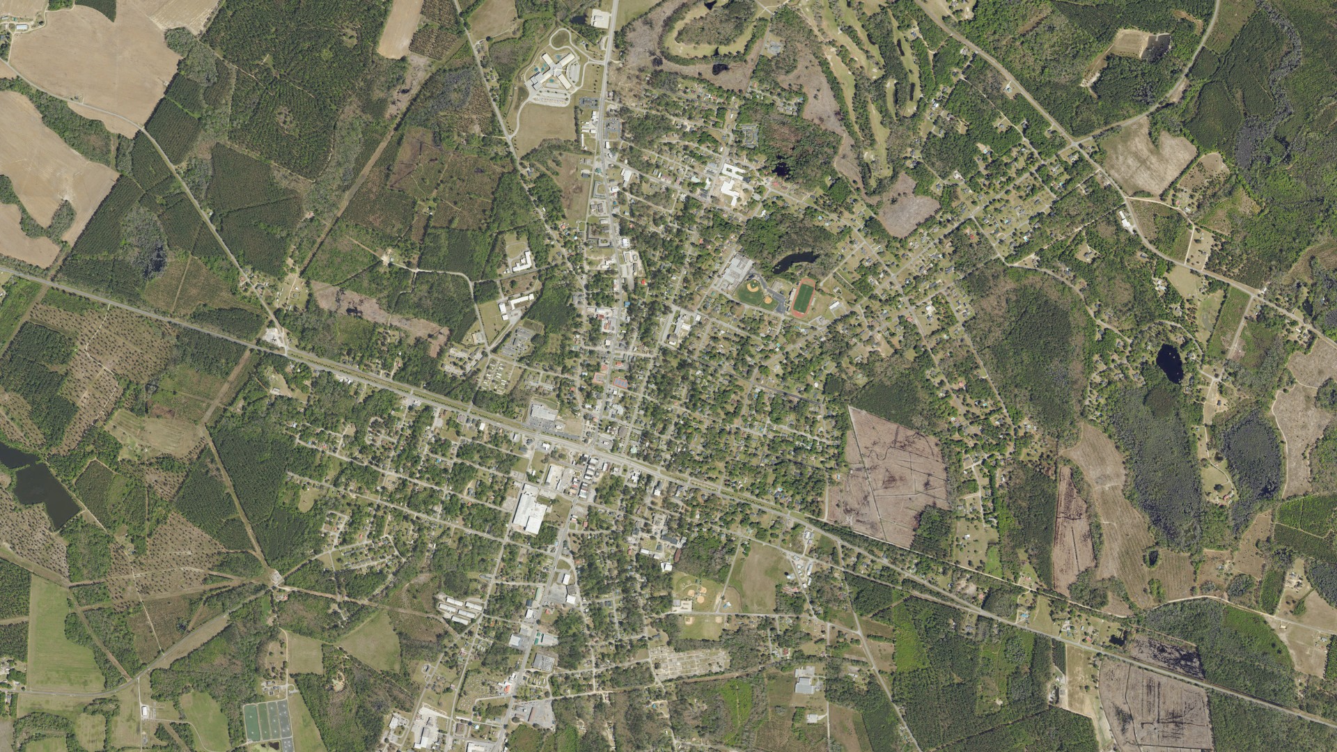 Natural-color aerial photograph of land around Bamberg, South Carolina