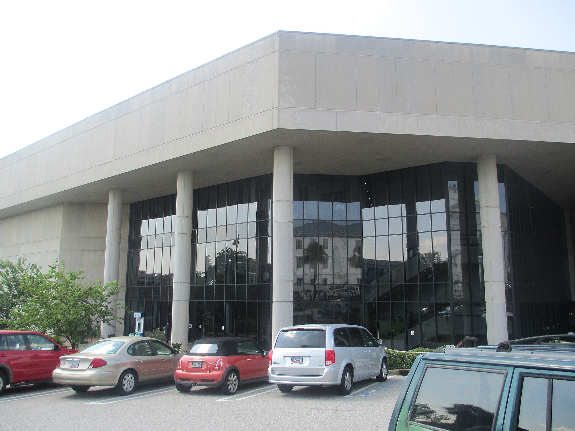 I took photo with Canon camera in Columbia of the Richland County, SC, Justice Center. — South Carolina