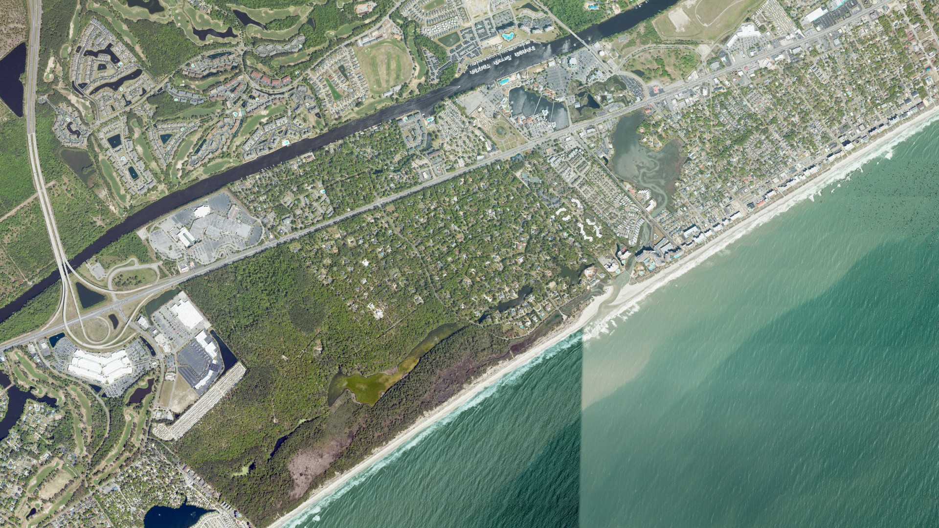 Natural-color aerial photograph of land around Briarcliffe Acres, South Carolina