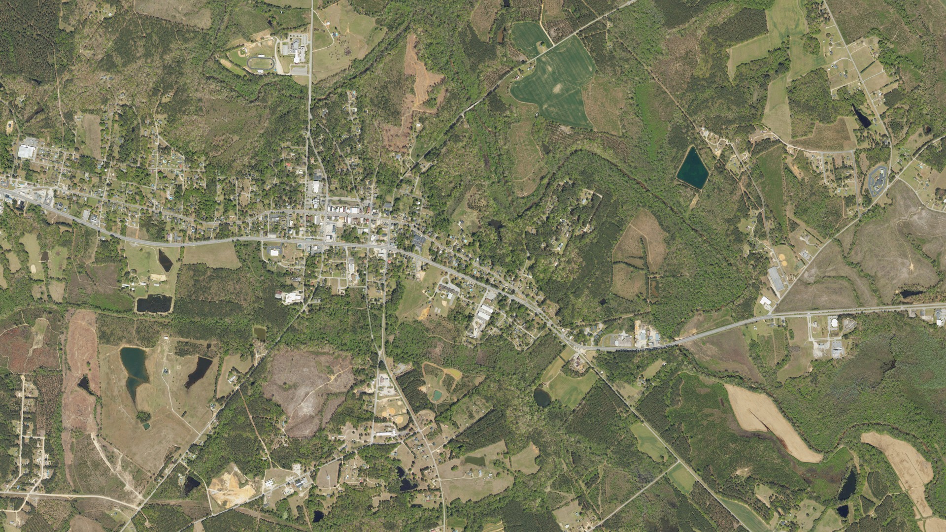 Natural-color aerial photograph of land around Chesterfield, South Carolina
