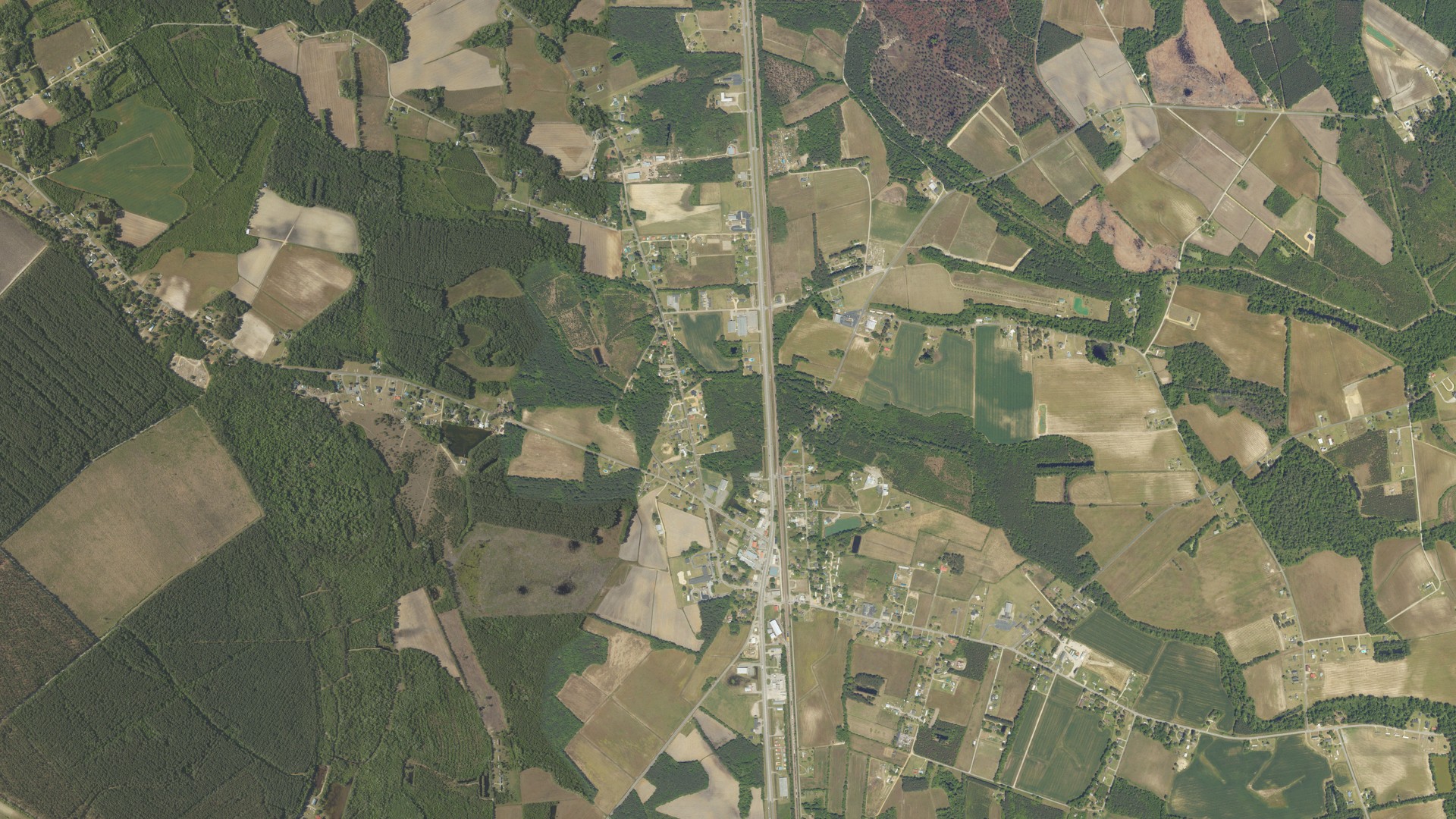 Natural-color aerial photograph of land around Coward, South Carolina
