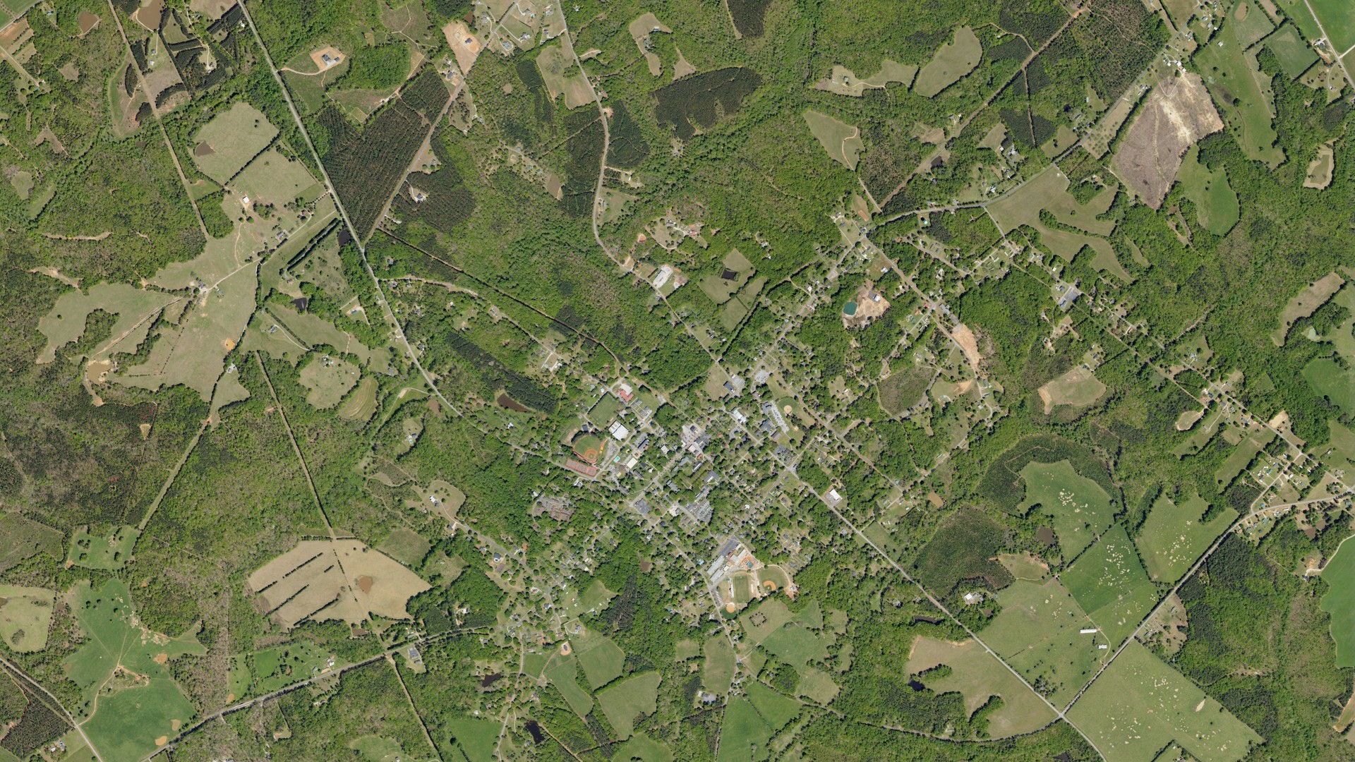 Natural-color aerial photograph of land around Due West, South Carolina
