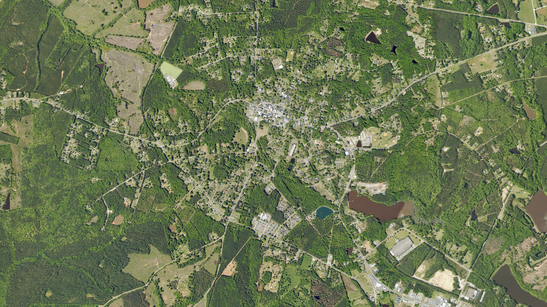 Natural-color aerial photograph of land around Edgefield, South Carolina