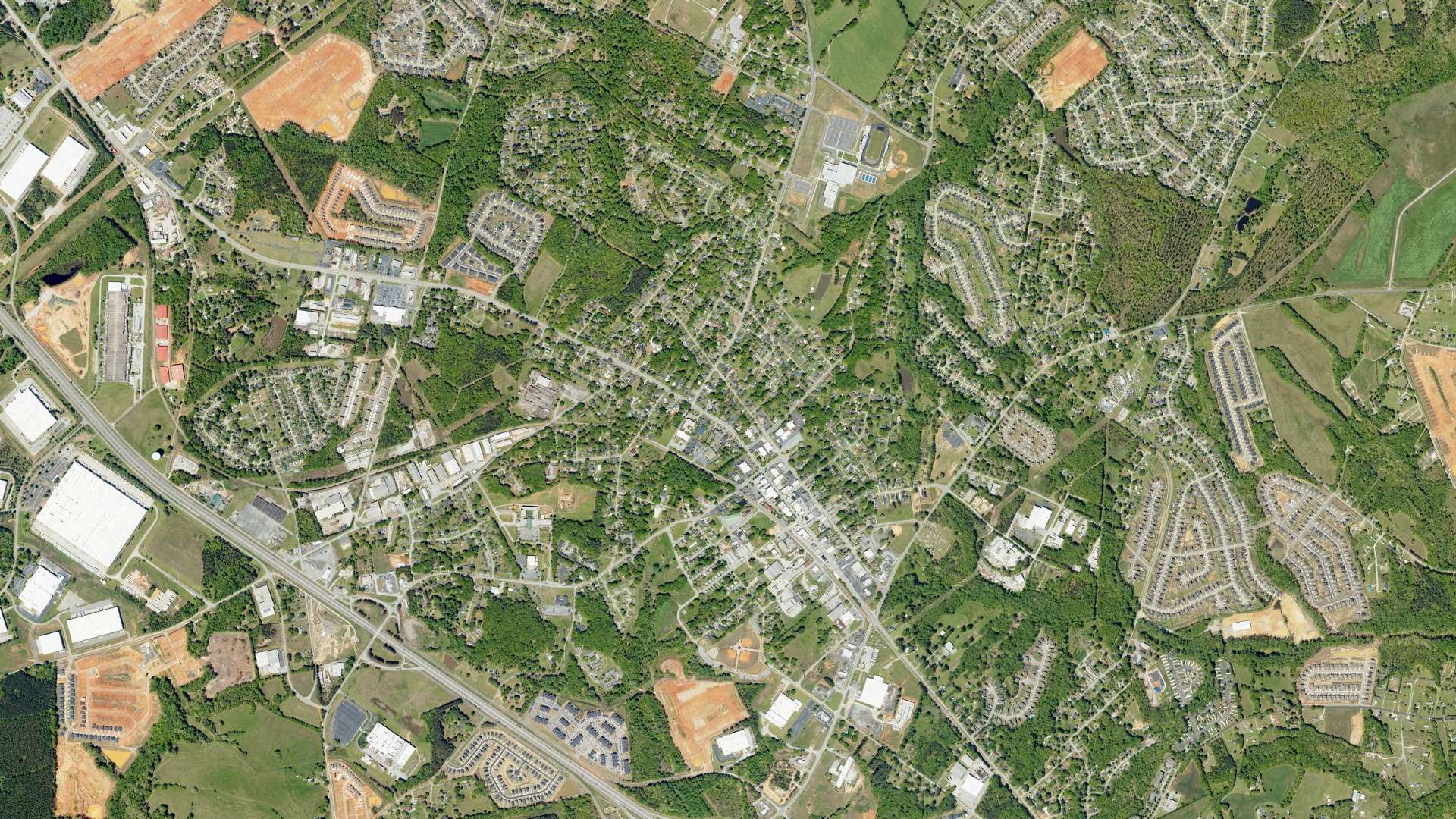 Natural-color aerial photograph of land around Fountain Inn, South Carolina