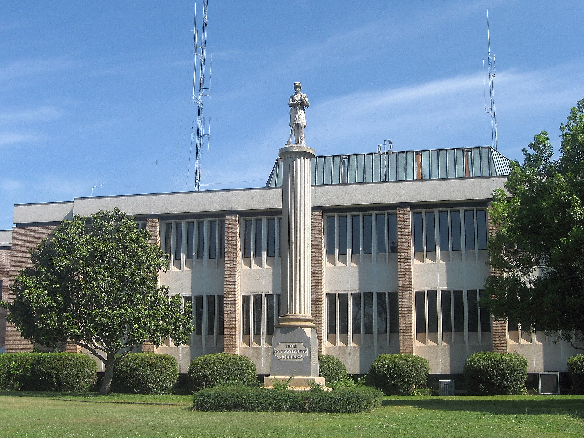 Confederate Monument, Greenwood County Courthouse, Greenwood, South Carolina.