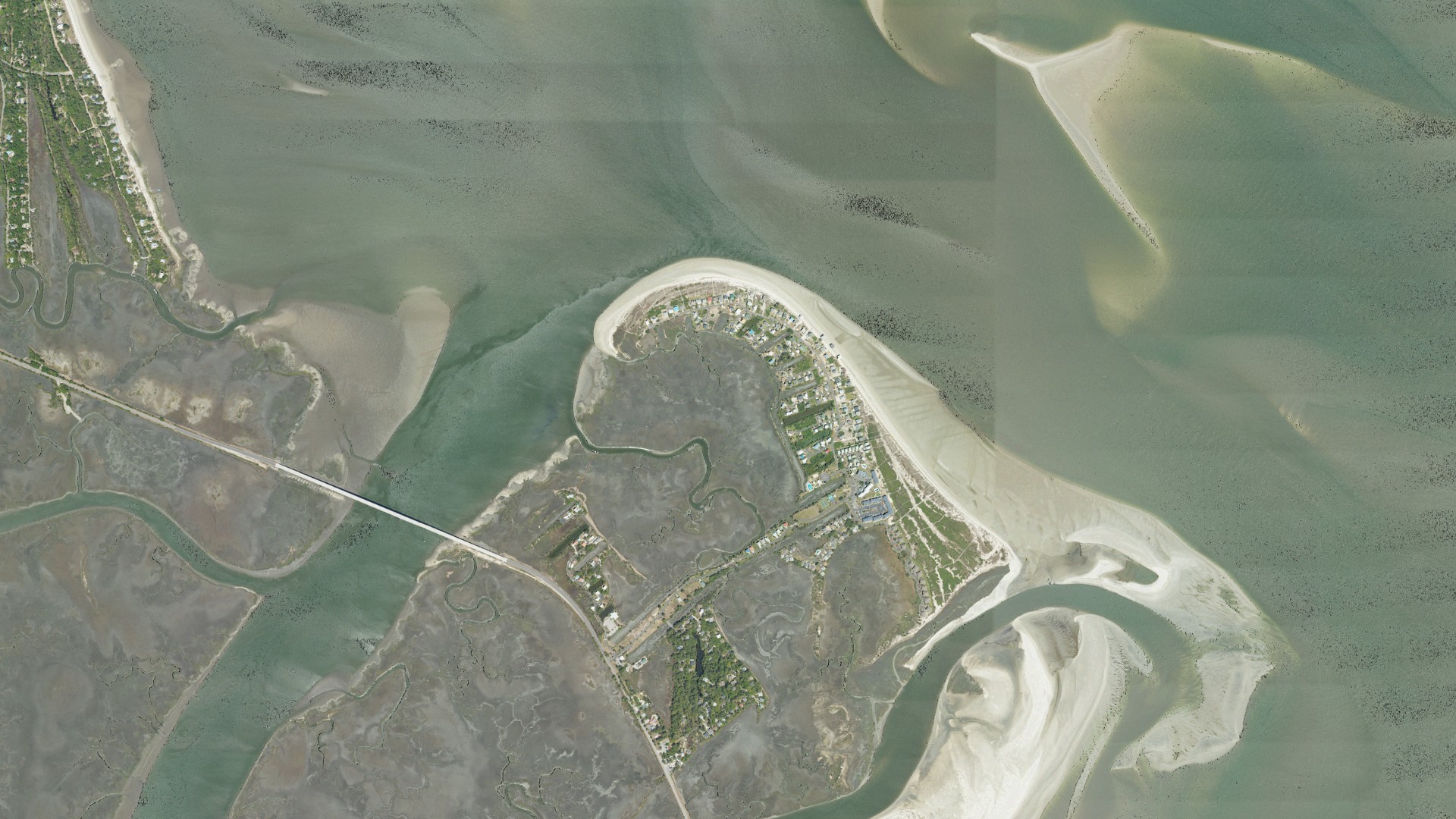 Natural-color aerial photograph of land around Harbor Island, South Carolina