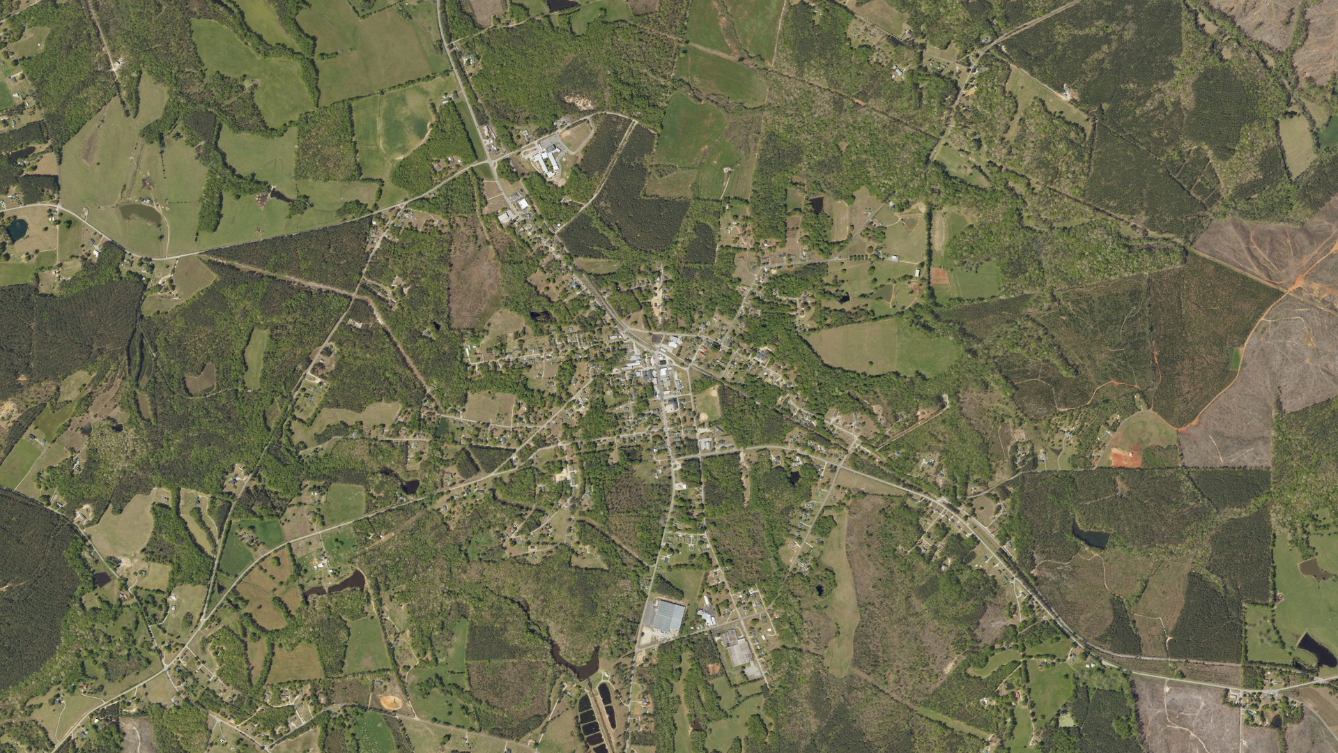 Natural-color aerial photograph of land around Heath Springs, South Carolina