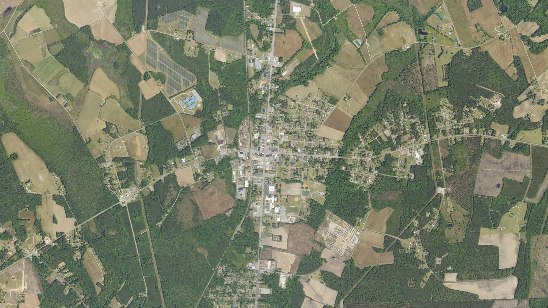Natural-color aerial photograph of land around Hemingway, South Carolina