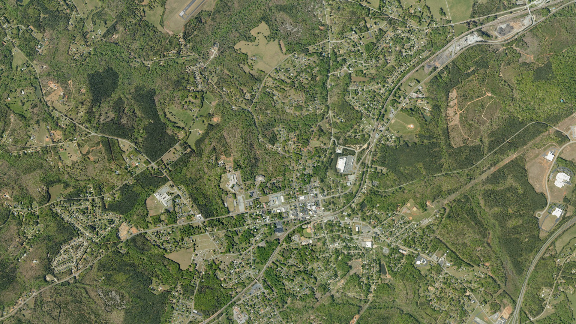Natural-color aerial photograph of land around Liberty, South Carolina