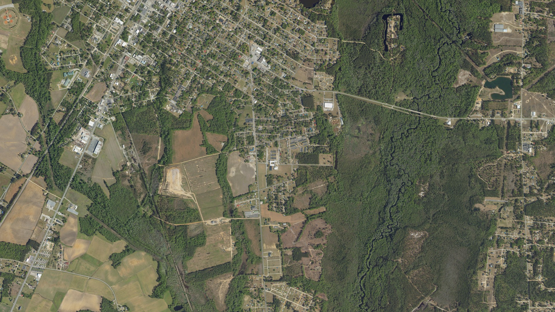 Natural-color aerial photograph of land around Newtown, South Carolina
