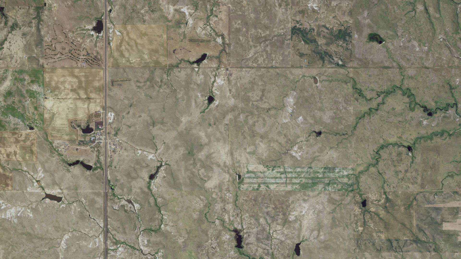 Natural-color aerial photograph of land around Pleasant Ridge, South Dakota