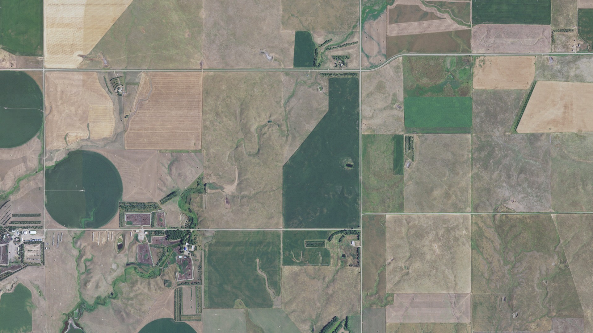 Aerial view of land around Como, South Dakota