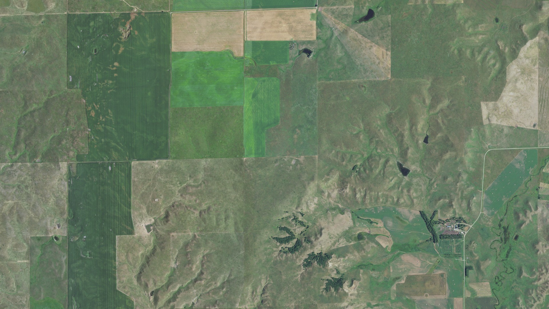 Natural-color aerial photograph of land around Spring Hill, South Dakota