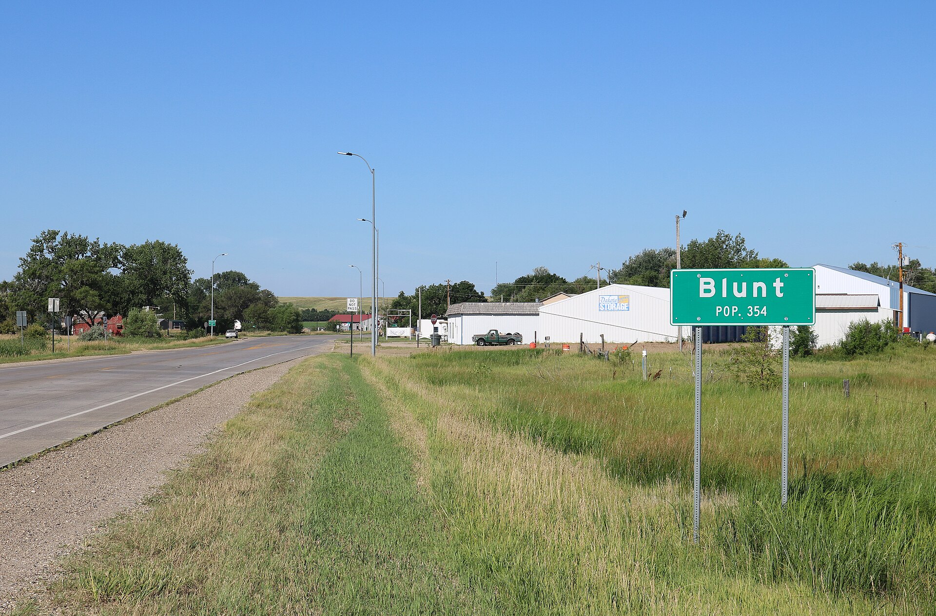 A view of Blunt, South Dakota from the northeast along U.S. Route 14.