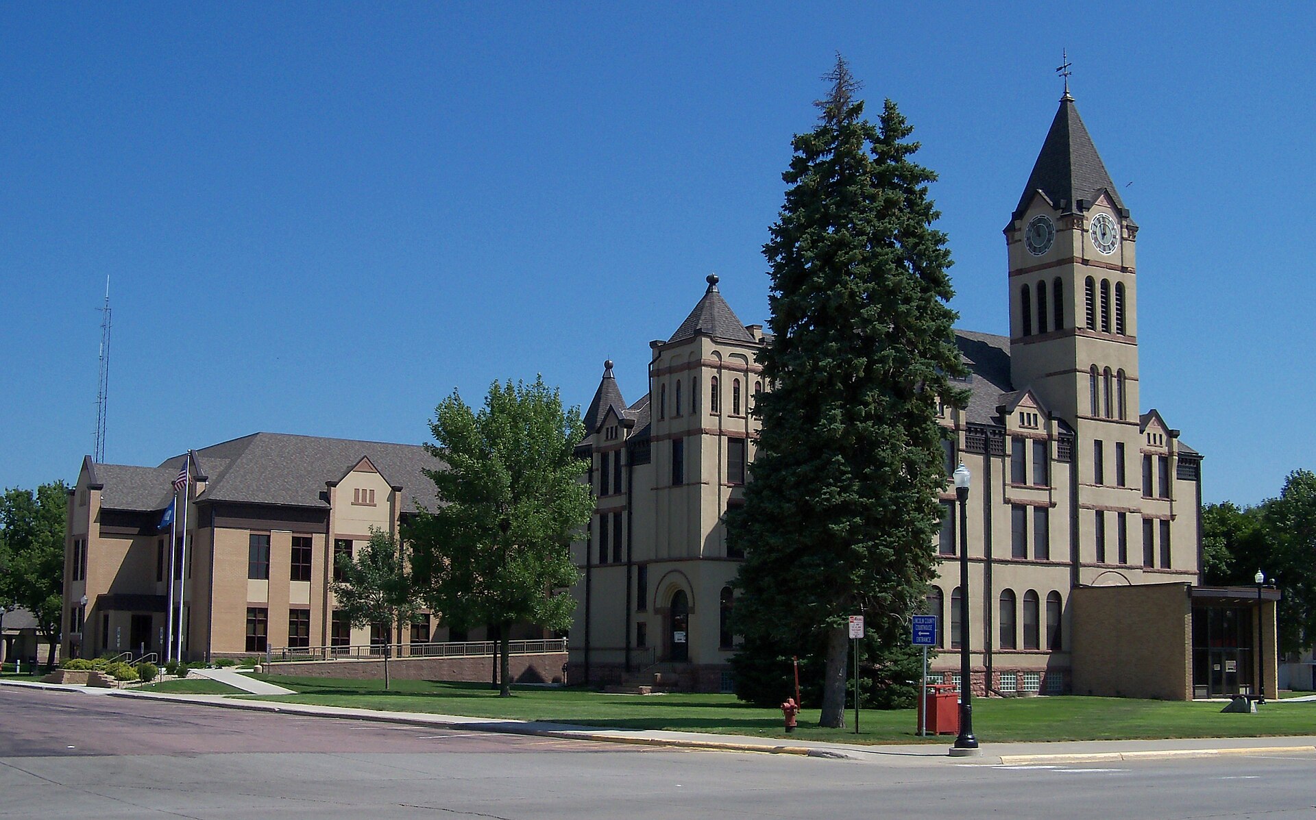 Lincoln County Courthouse in Canton, South Dakota, USA.