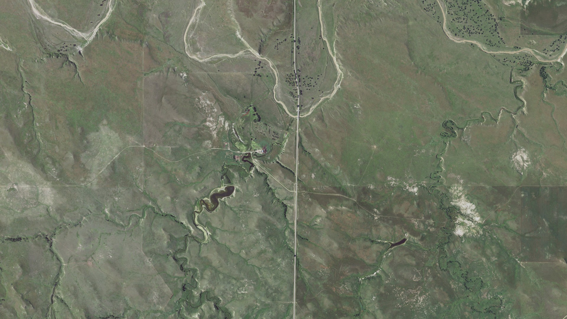 Natural-color aerial photograph of land around Marshfield, South Dakota