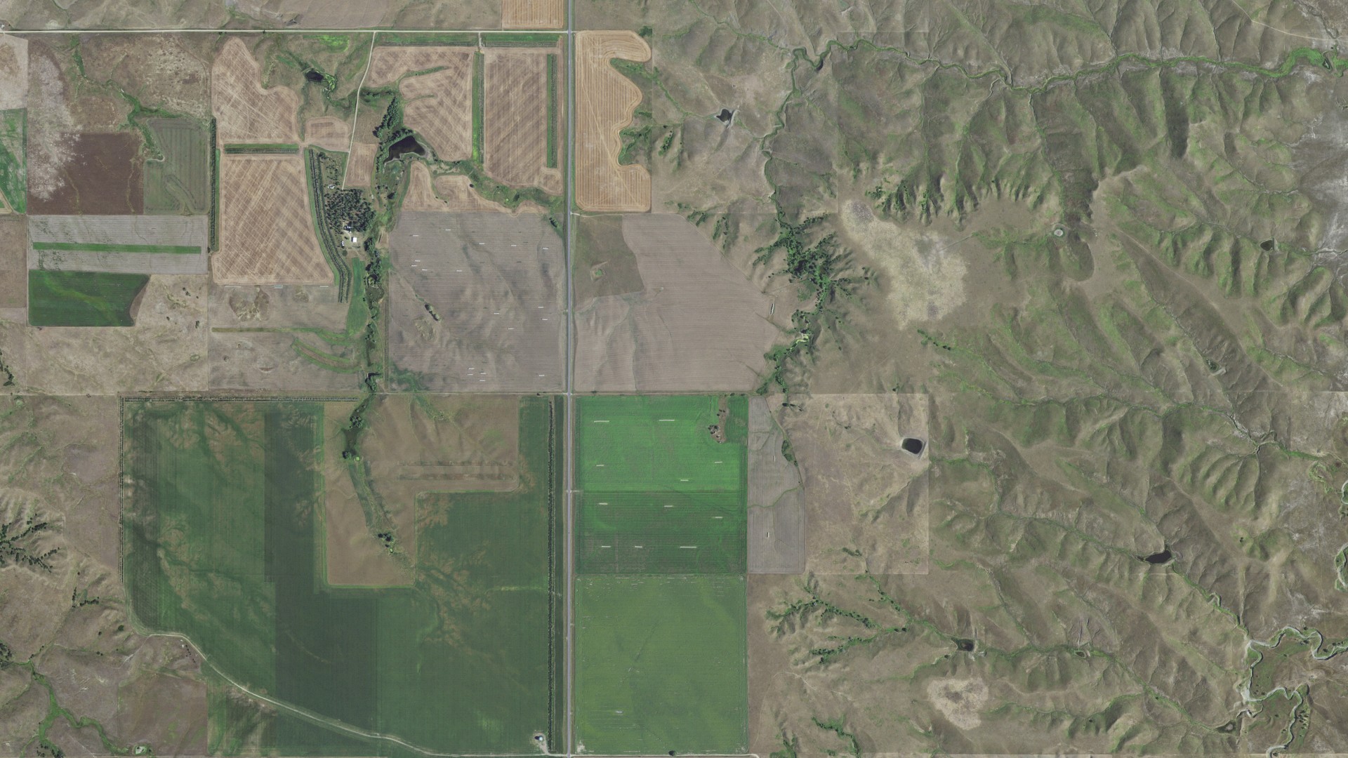 Natural-color aerial photograph of land around Greenwood, South Dakota