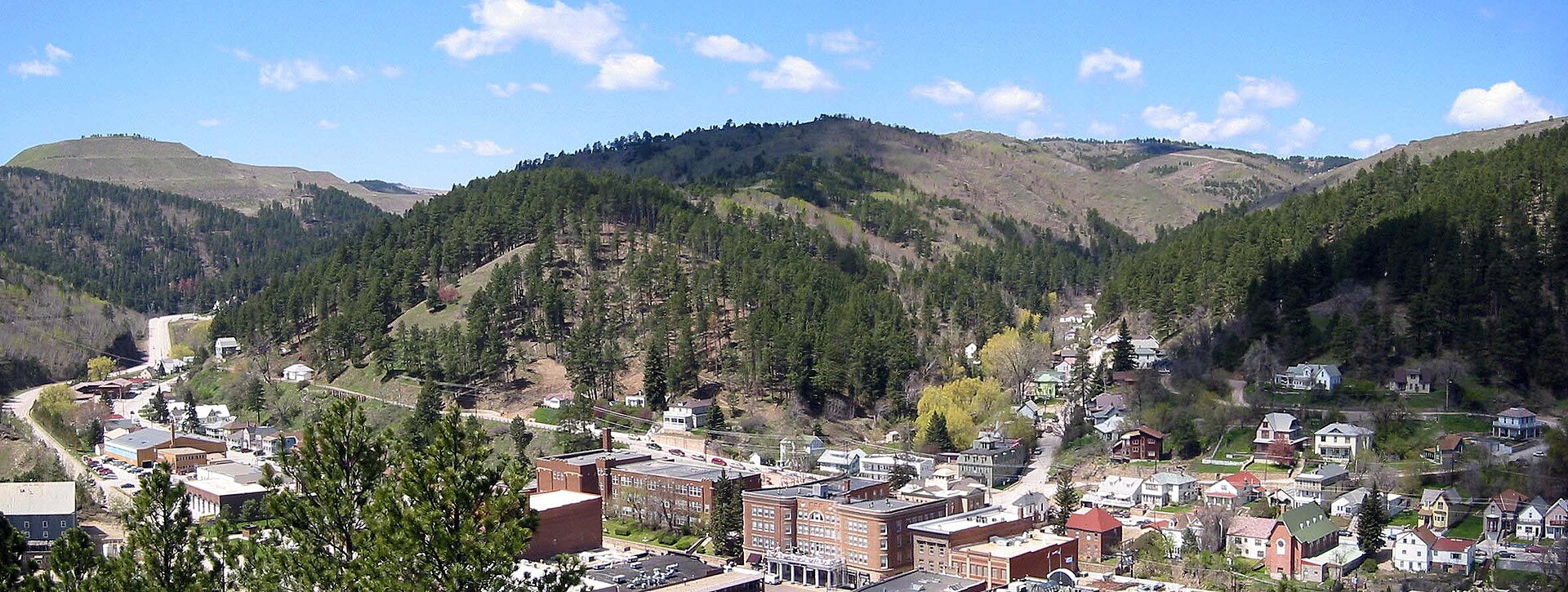 Deadwood today (view from Mount Moriah). (Photo taken and uploaded by the author.) Photo sharpened, cropped, and color, levels, and contrast corrected by Schcambo. — South Dakota
