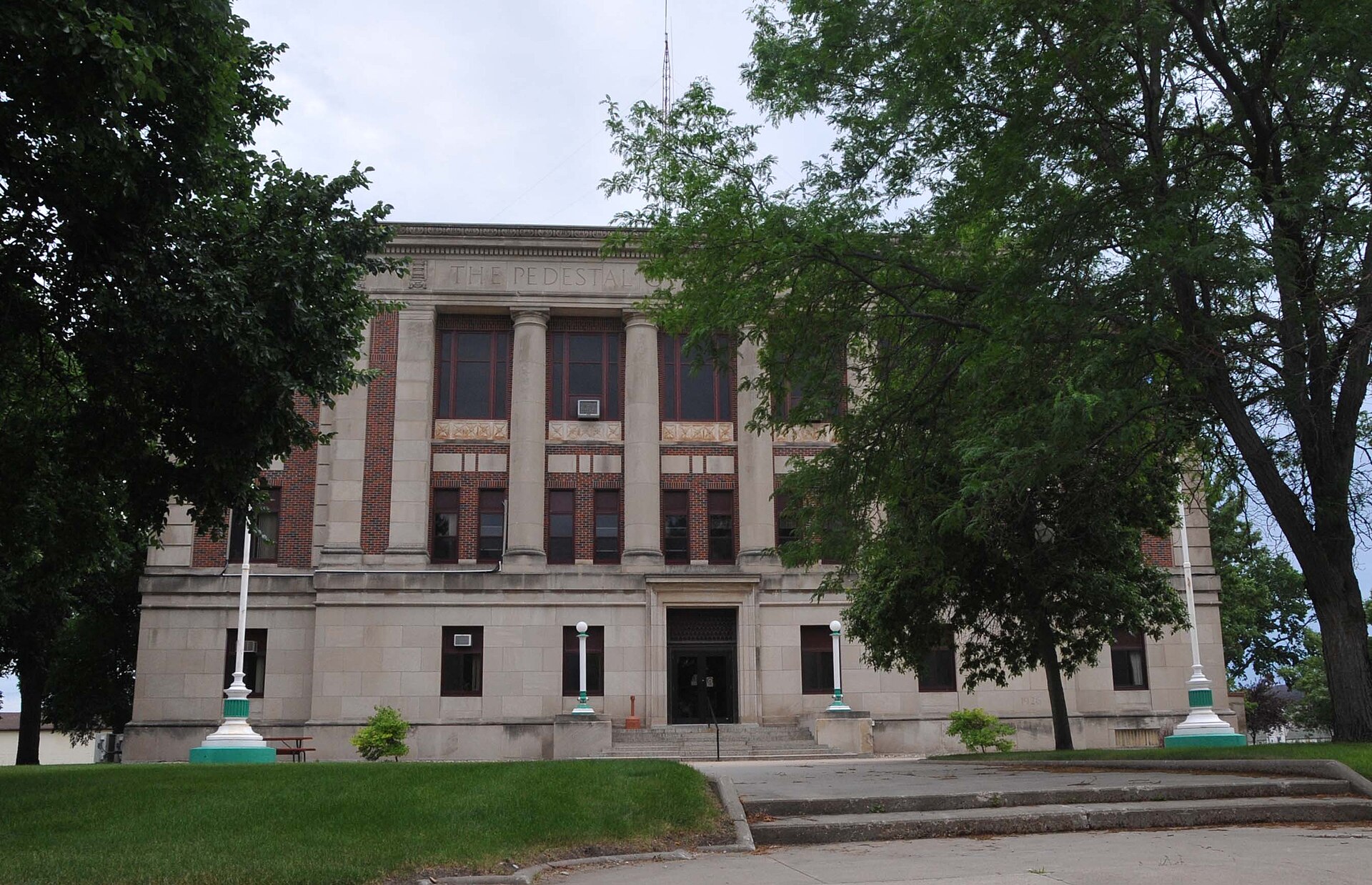 BUILT IN 1926-1927. IT IS A CLASSICAL REVIVAL COURTHOUSE — Redfield, South Dakota