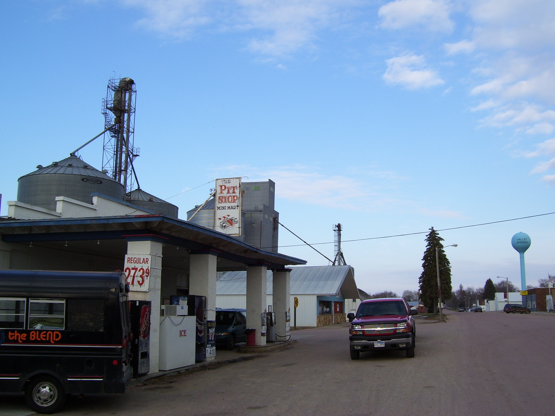Street scene in Valley Springs, South Dakota