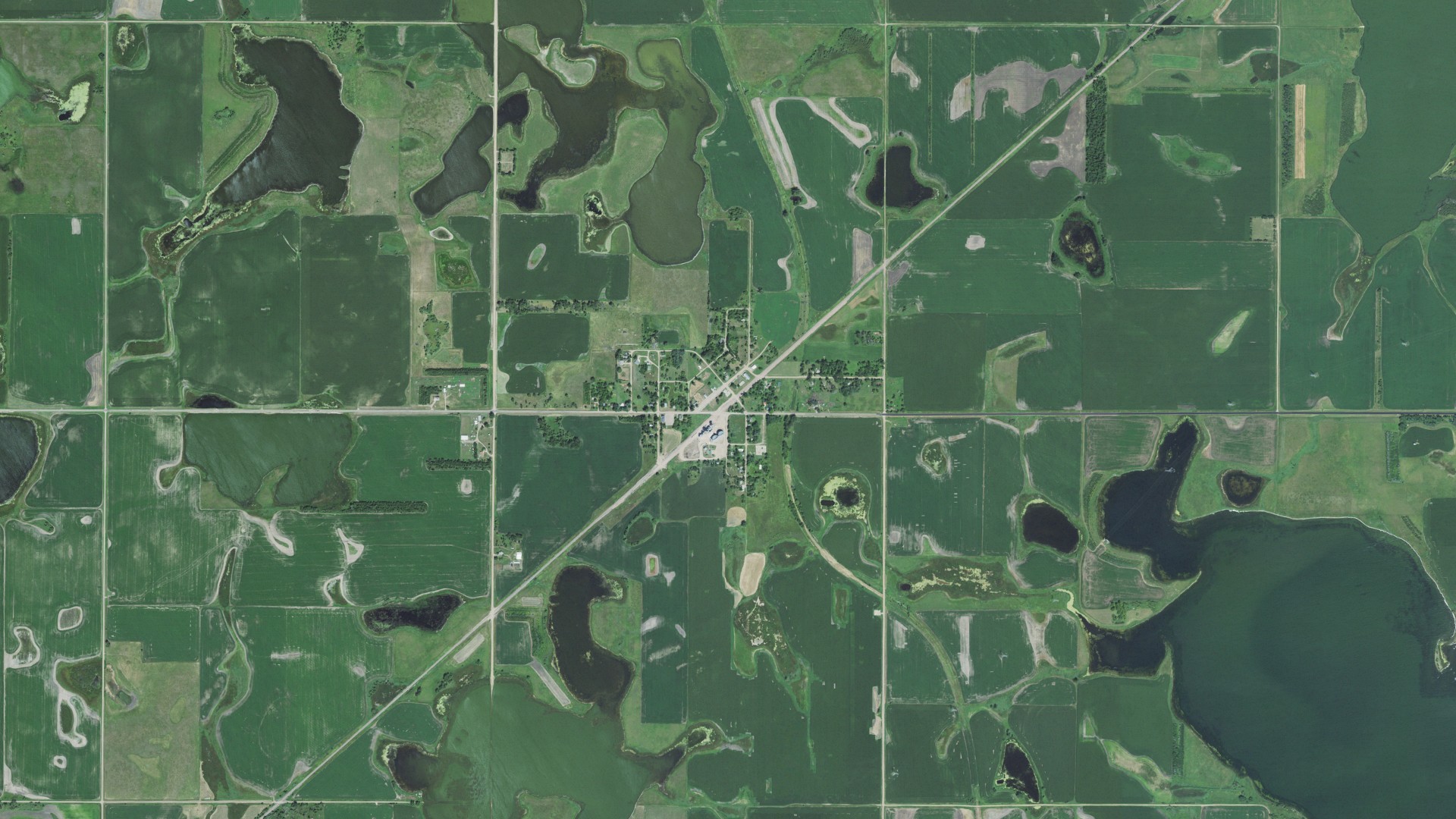 Natural-color aerial photograph of land around Vienna, South Dakota